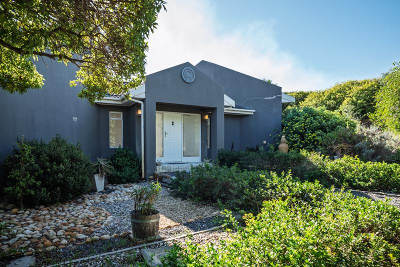 To Let 5 Bedroom Property for Rent in Crofters Valley Western Cape